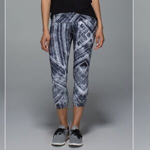 Lululemon Wunder Under Crop II Full-On Luon in Heat Wave White Black size 4